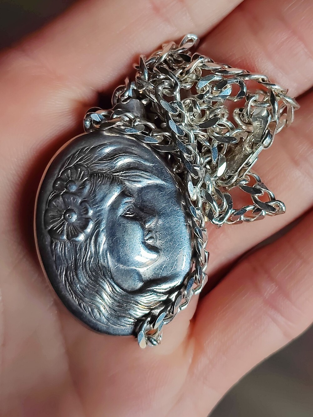 Vintage Heavy sterling Art Nouveau Goddess Locket Pendant Necklace - Picture 3 of 9